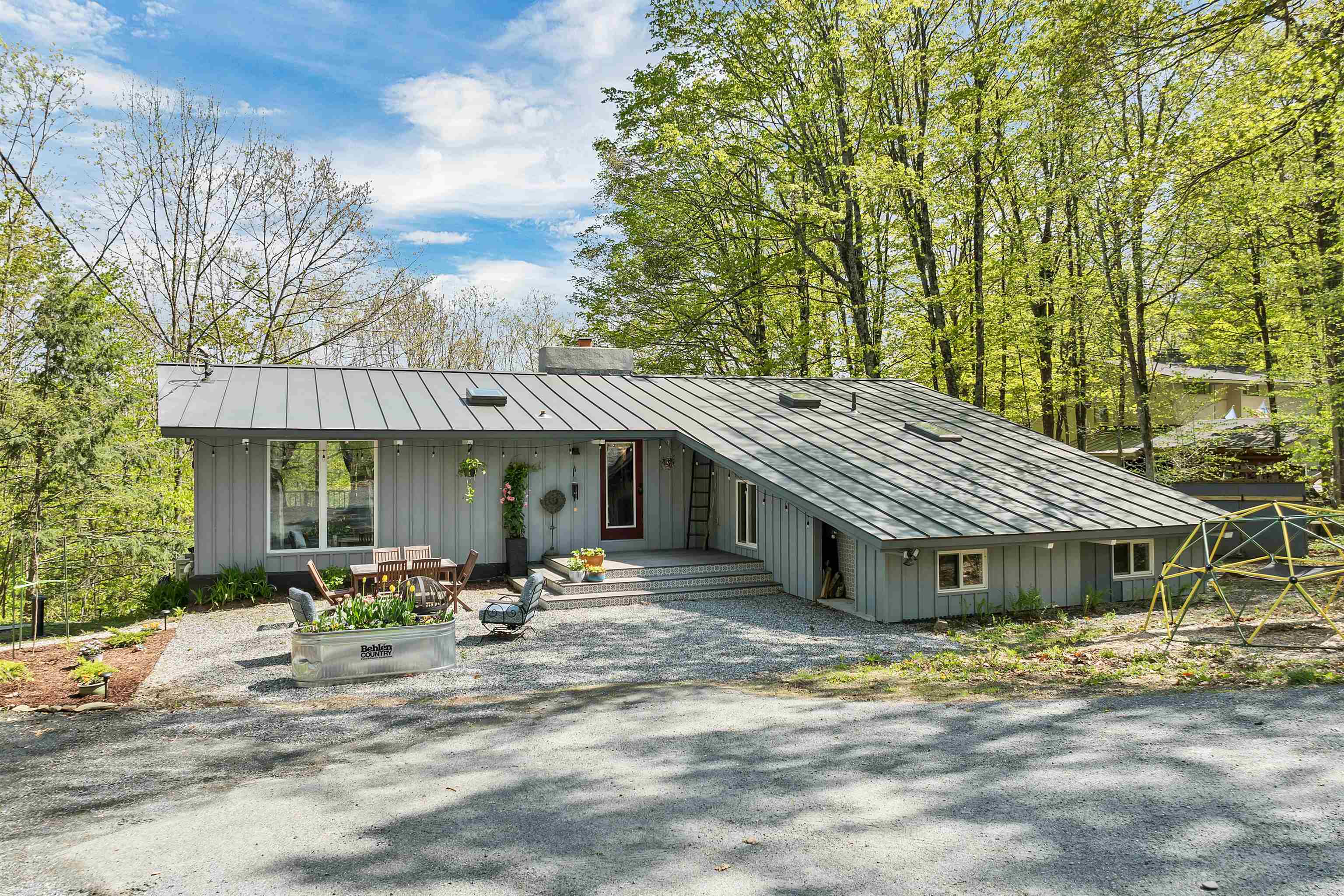 near 168 Thorn Apple Lane Hartford, VT 05001 Property 1