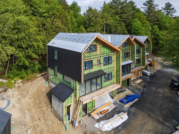 2438 Mountain Road