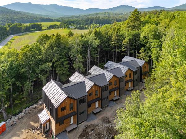 2438 Mountain Road