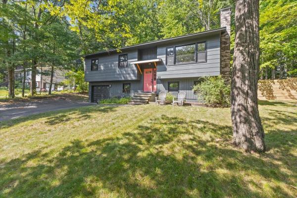 22 Greenbriar Drive