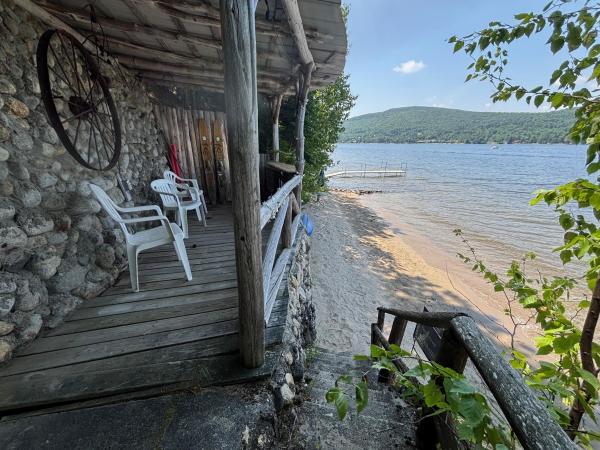 1143 Lakeshore Drive